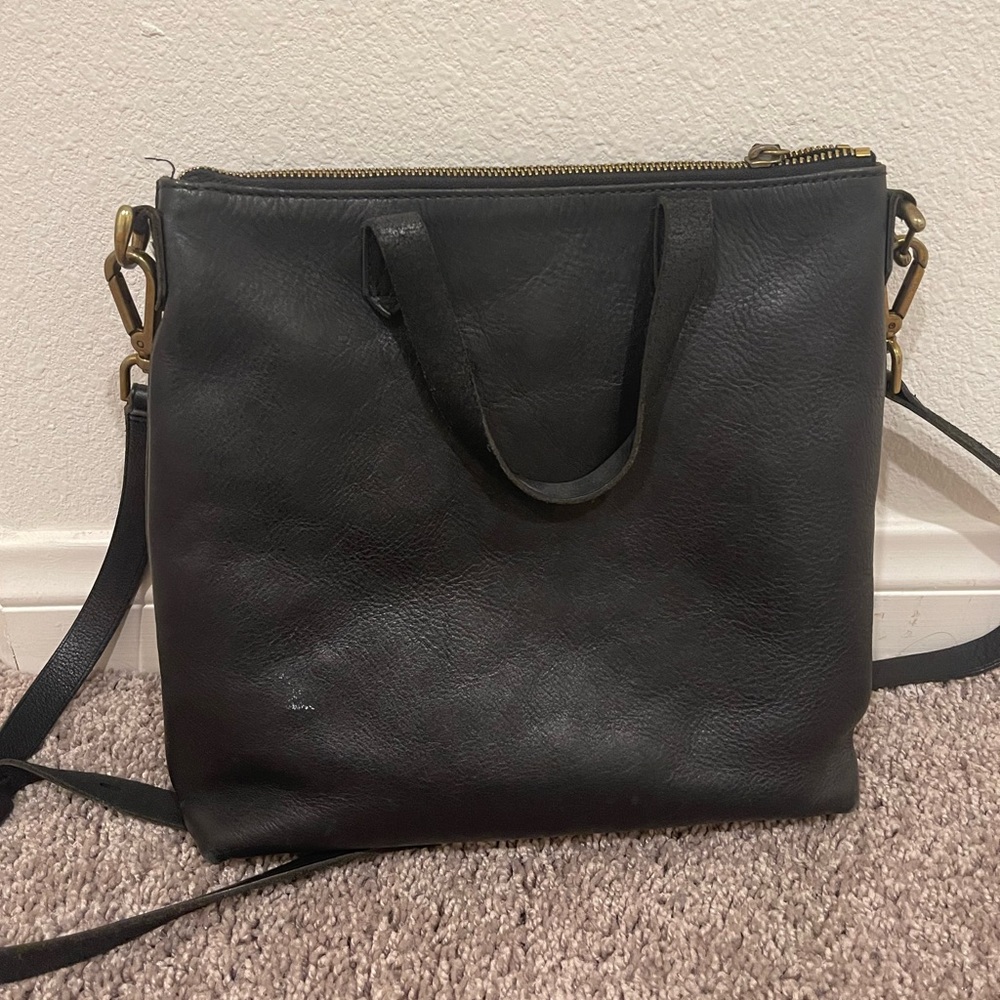 Madewell The Zip-Top Transport Crossbody in black